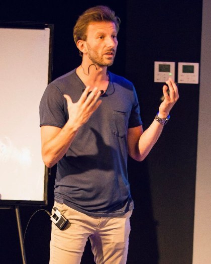 Gaetan Bakalli giving a talk